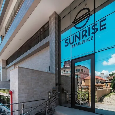 Apartamento 2 suítes com Piscina Centro Bombinhas-3